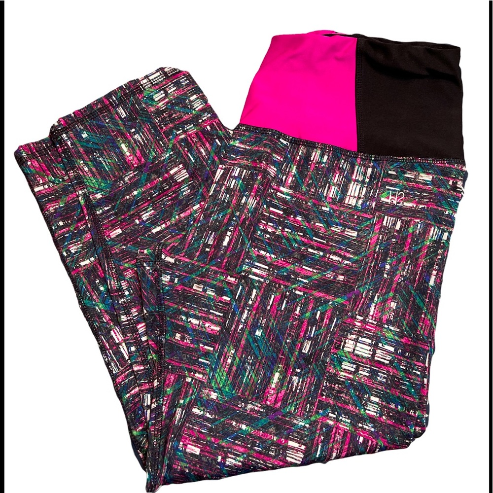 - Hannah H2 Womens Capri Leggings